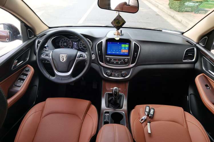 Used Baojun 560 2017 Rhythmic Edition 1.5T Manual Enjoyment Model Interior 3