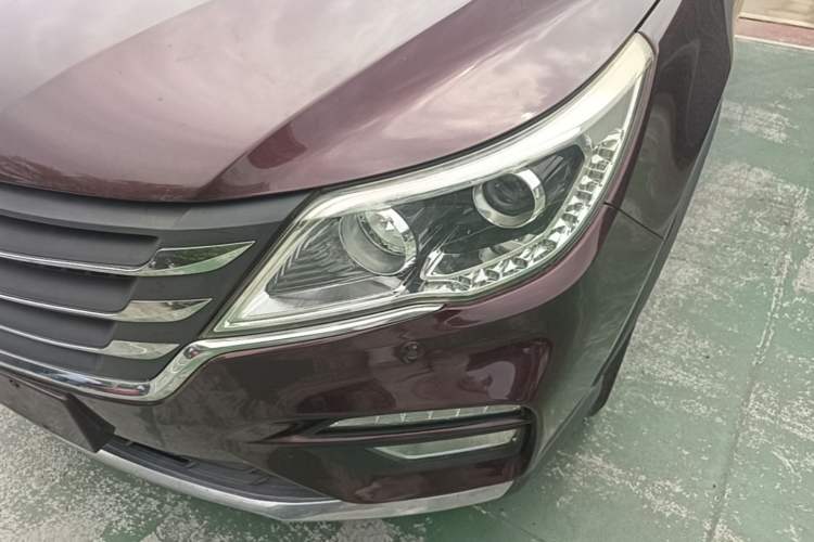 Used Baojun 560 2017 1.5T DCT Flagship Model Left Front Headlight