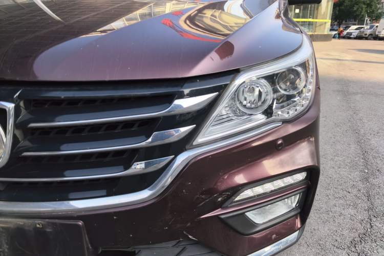 Used Baojun 560 2017 Rhythmic Edition 1.8L iAMT Prestige Model Left Front Headlight