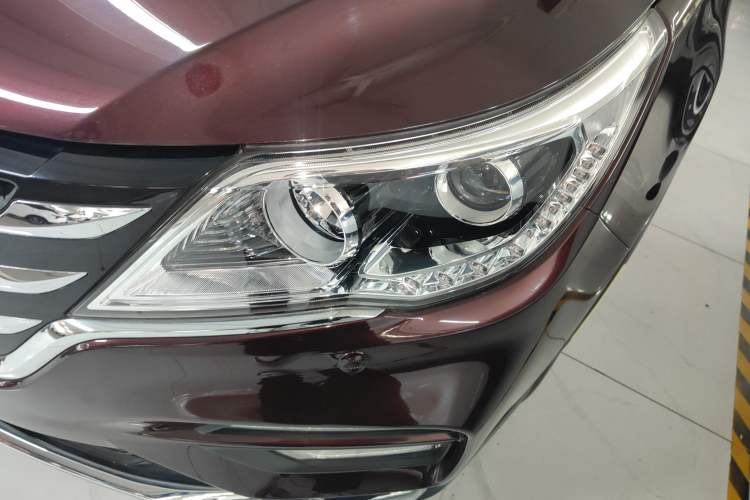 Used Baojun 560 2017 1.5T DCT Flagship Model Left Front Headlight