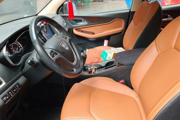 Used Baojun 560 2017 Rhythmic Edition 1.5T Manual Premium Model Left Front Seat