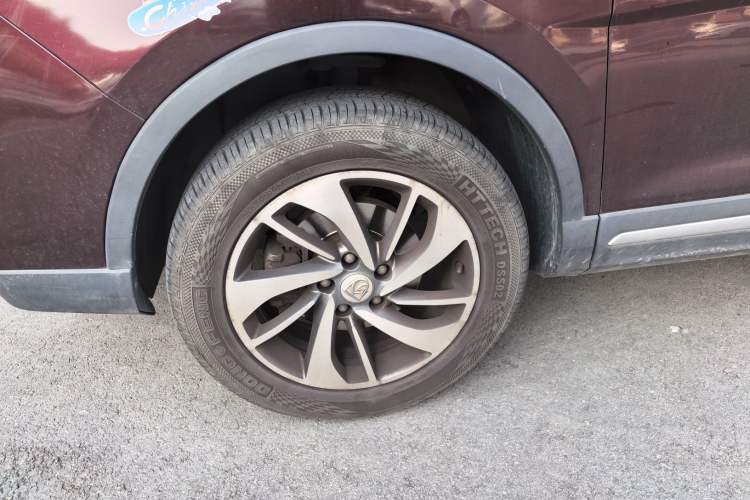 Used Baojun 560 2017 Rhythmic Edition 1.8L iAMT Prestige Model Left Front Wheel Hub