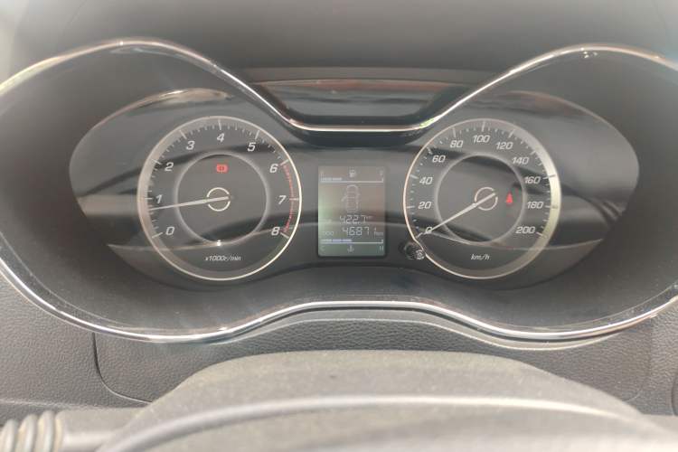 Used Baojun 560 2017 Rhythmic Edition 1.5T Manual Enjoyment Model Odometer Close Up