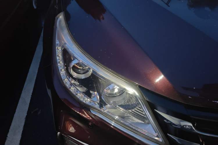Used Baojun 560 2017 Rhythmic Edition 1.8L iAMT Prestige Model Right Front Headlight