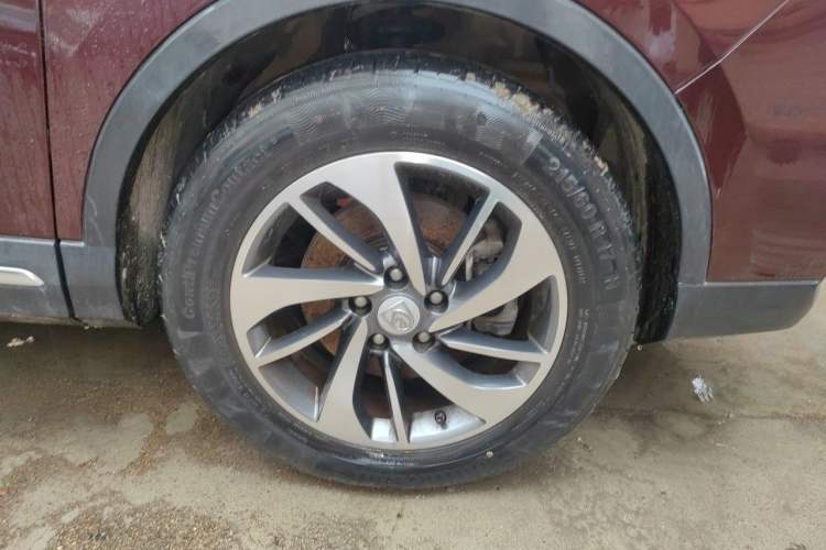 Used Baojun 560 2017 1.5T DCT Prestige Edition Right Front Wheel Hub