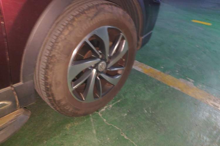 Used Baojun 560 2017 Rhythmic Edition 1.8L iAMT Prestige Model Right Front Wheel Hub