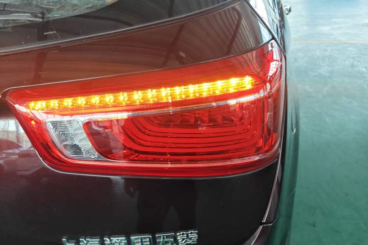 Used Baojun 560 2017 Rhythmic Edition 1.5T Manual Premium Model Right Rear Taillight