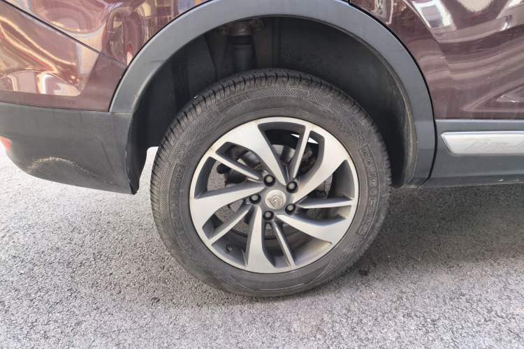Used Baojun 560 2017 Rhythmic Edition 1.8L iAMT Prestige Model Right Rear Wheel Hub
