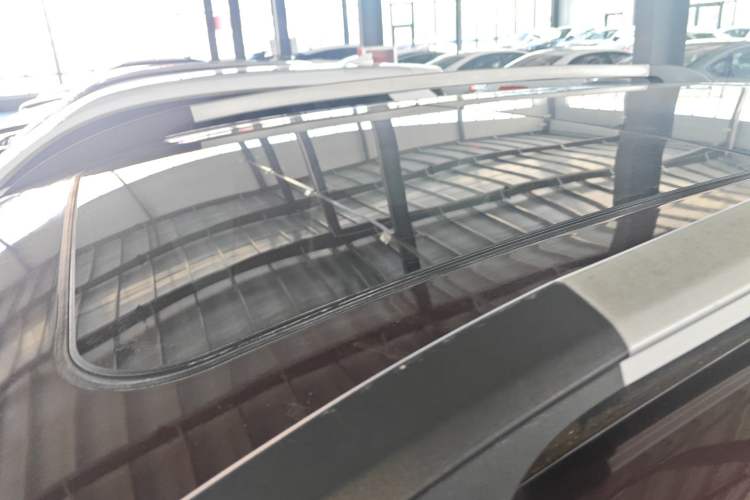 Used Baojun 560 2017 Rhythmic Edition 1.5T Manual Premium Model Roof