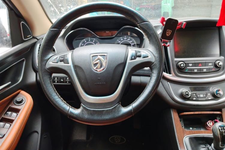 Used Baojun 560 2017 Rhythmic Edition 1.5T Manual Premium Model Steering Wheel