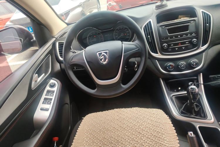 Used Baojun 560 2017 Rhythmic Edition 1.5T Manual Enjoyment Model Steering Wheel