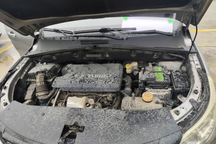 Used Baojun 560 2017 1.5T DCT Flagship Model 7 Seats Engine Bay