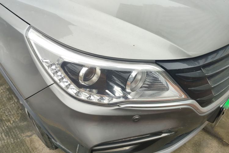 Used Baojun 560 2017 1.5T DCT Flagship Model 7 Seats Exterior 6