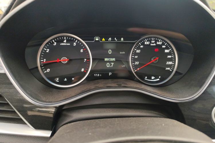 Used Baojun 560 2017 1.5T DCT Flagship Model 7 Seats Instrument Cluster