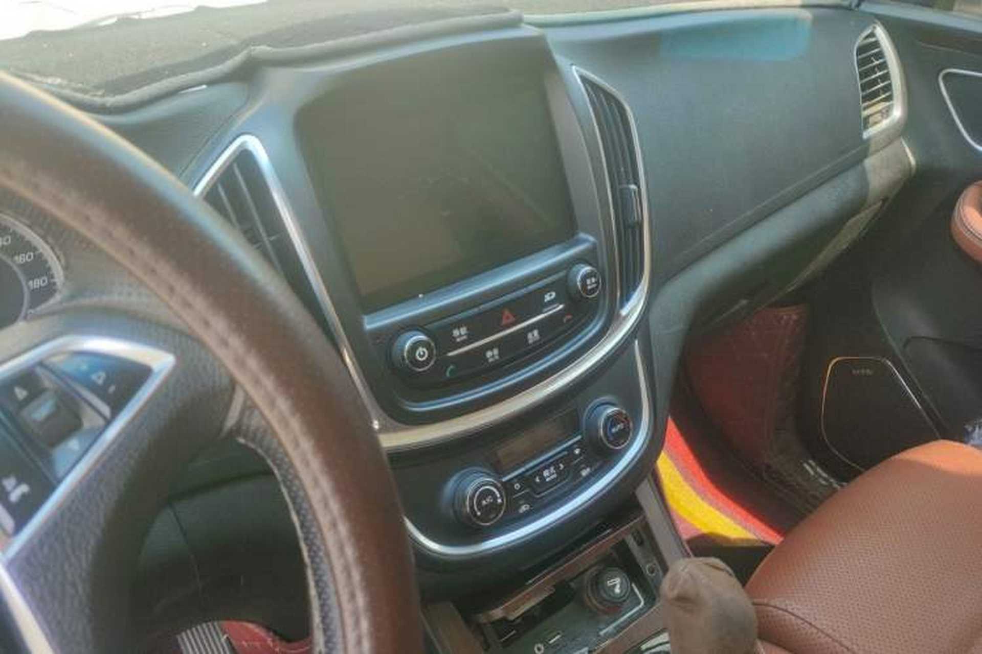 Used Baojun 560 2017 Rhythmic Edition 1.8L iAMT Prestige Model Audio And AC Panel