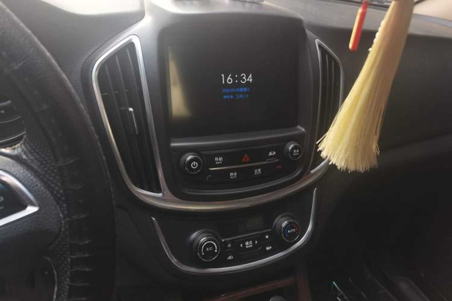 Used Baojun 560 2017 Rhythmic Edition 1.5T Manual Premium Model Audio And AC Panel