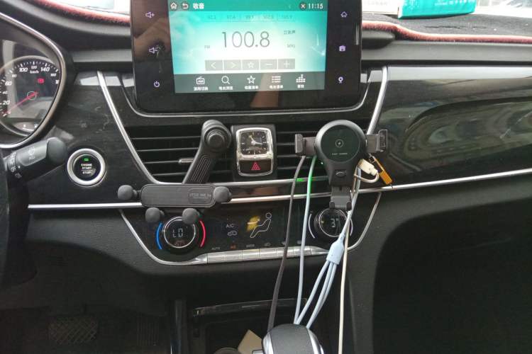 Used Baojun 560 2017 1.5T DCT Flagship Model Audio And AC Panel