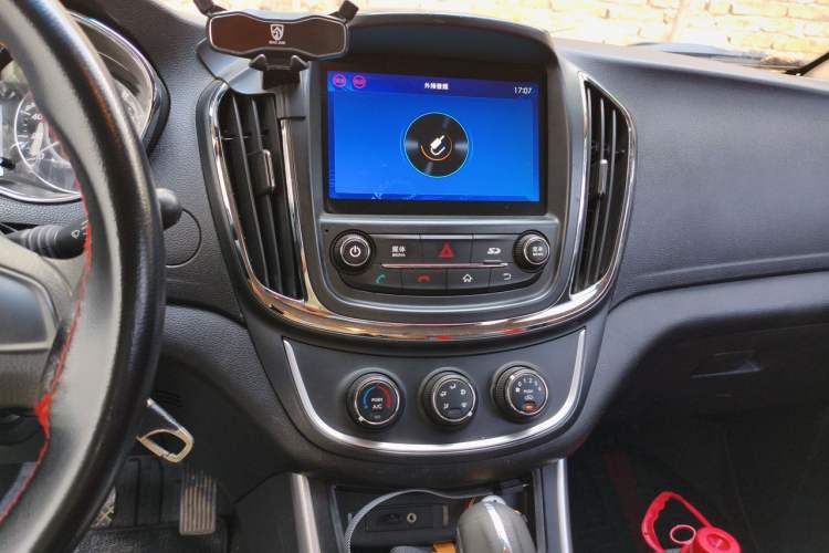 Used Baojun 560 2017 1.8L iAMT Comfort Model Audio And AC Panel