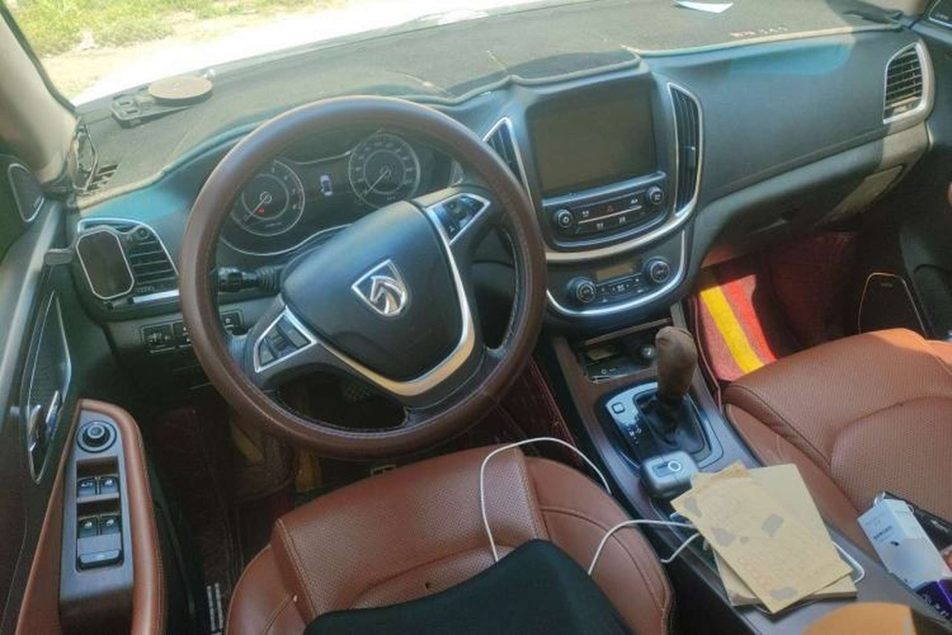 Used Baojun 560 2017 Rhythmic Edition 1.8L iAMT Prestige Model Center Console