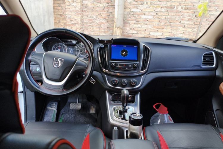 Used Baojun 560 2017 1.8L iAMT Comfort Model Center Console