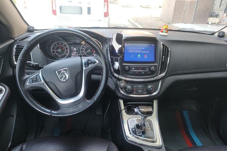 Used Baojun 560 2017 Rhythmic Edition 1.8L iAMT Prestige Model Center Console