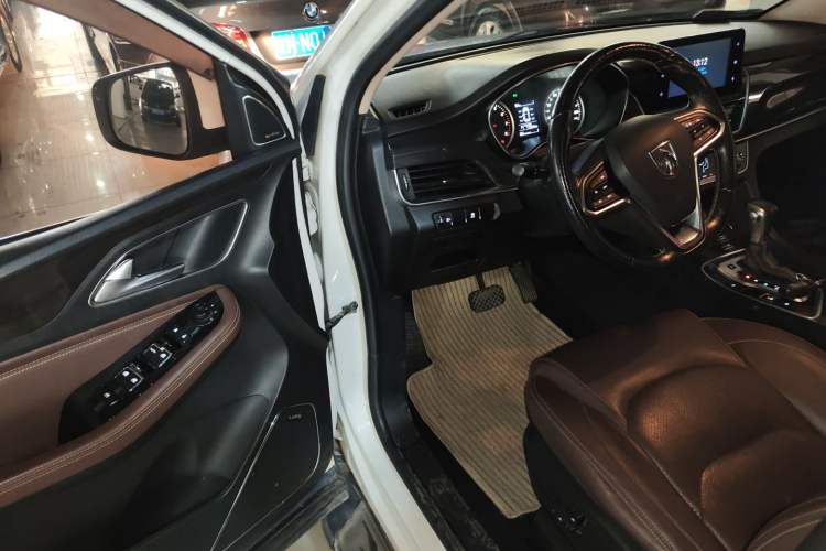 Used Baojun 560 2017 1.5T DCT Prestige Edition Driver Seat