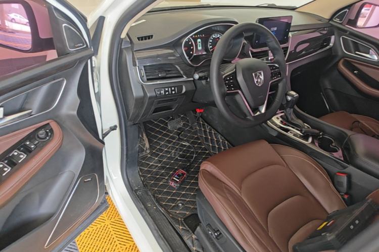 Used Baojun 560 2017 1.5T DCT Flagship Model 7 Seats Driver Seat