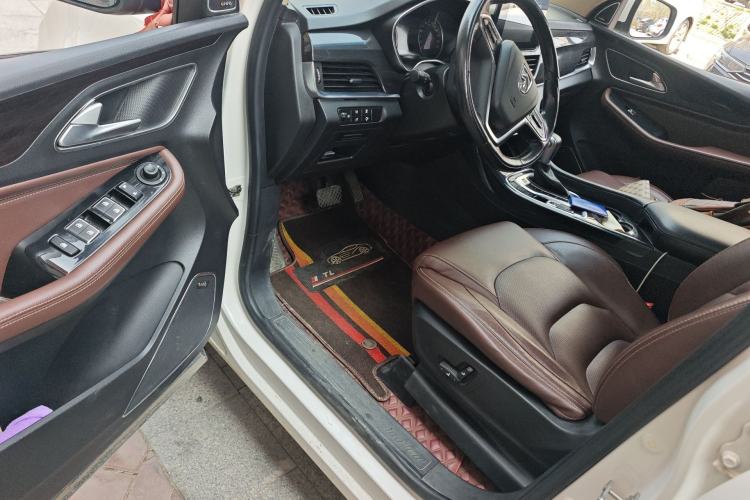Used Baojun 560 2017 1.5T DCT Flagship Model 7 Seats Driver Seat