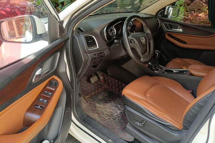 Used Baojun 560 2017 Rhythmic Edition 1.8L iAMT Prestige Model Driver Seat
