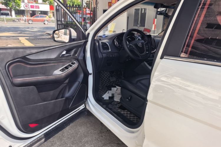 Used Baojun 560 2017 Rhythmic Edition 1.8L iAMT Prestige Model Driver Seat