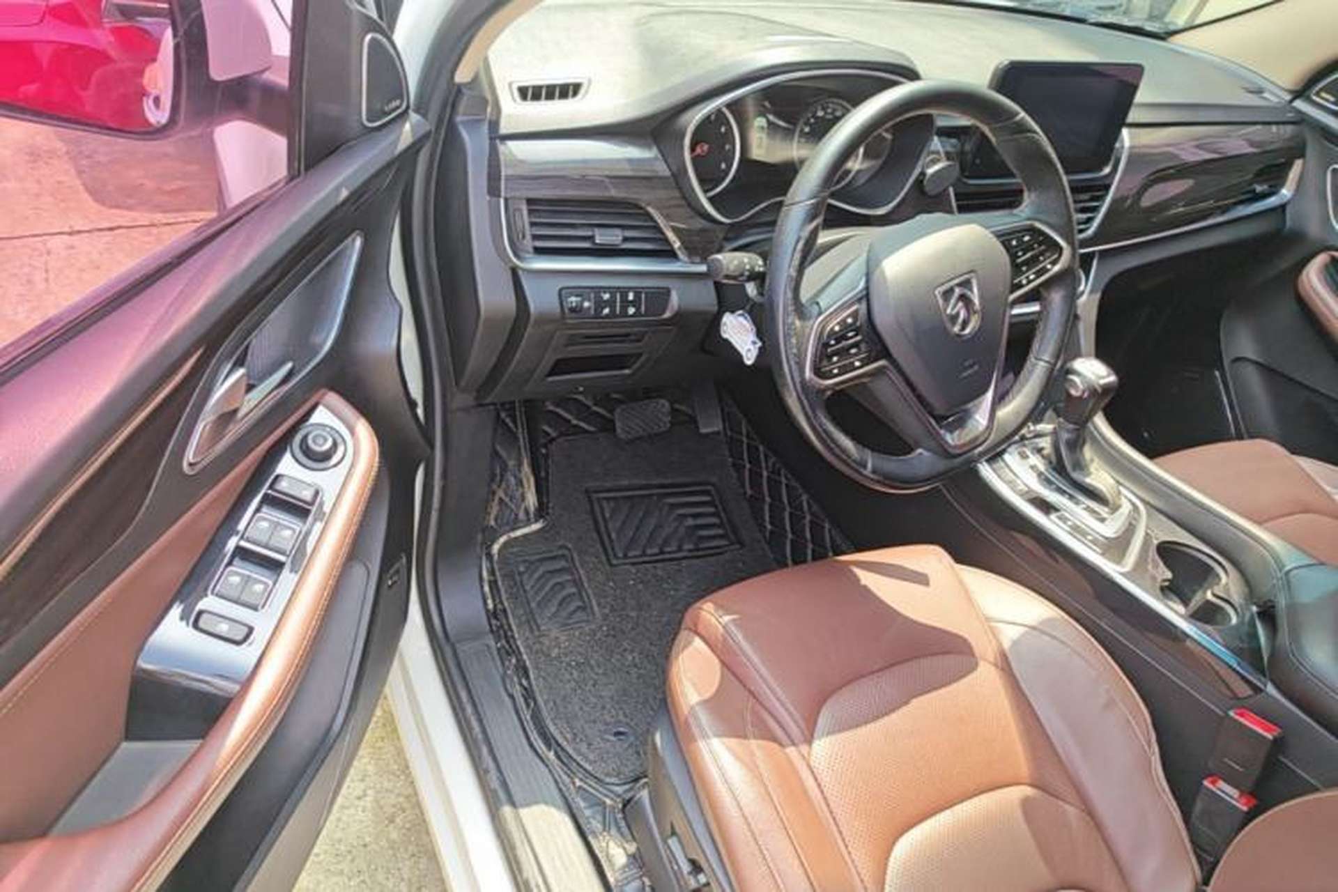 Used Baojun 560 2017 1.5T DCT Flagship Model 7 Seats Driver Seat