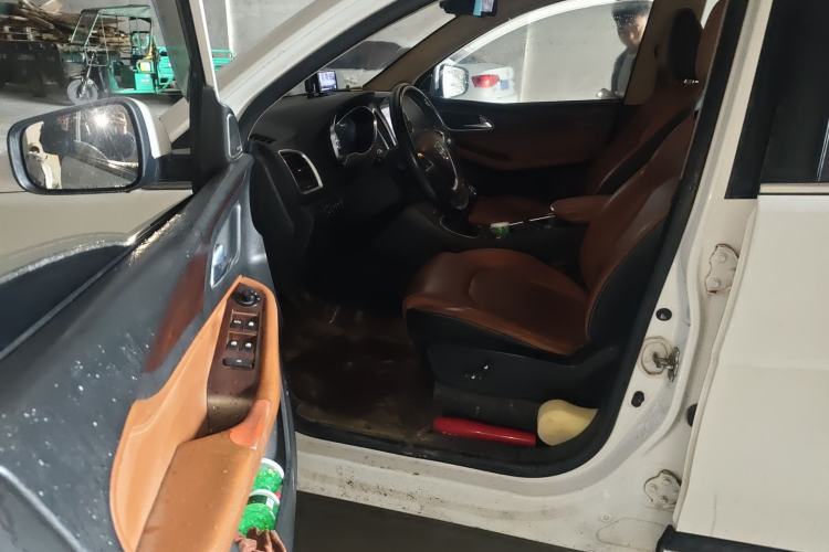 Used Baojun 560 2017 Rhythmic Edition 1.5T Manual Enjoyment Model Driver Seat