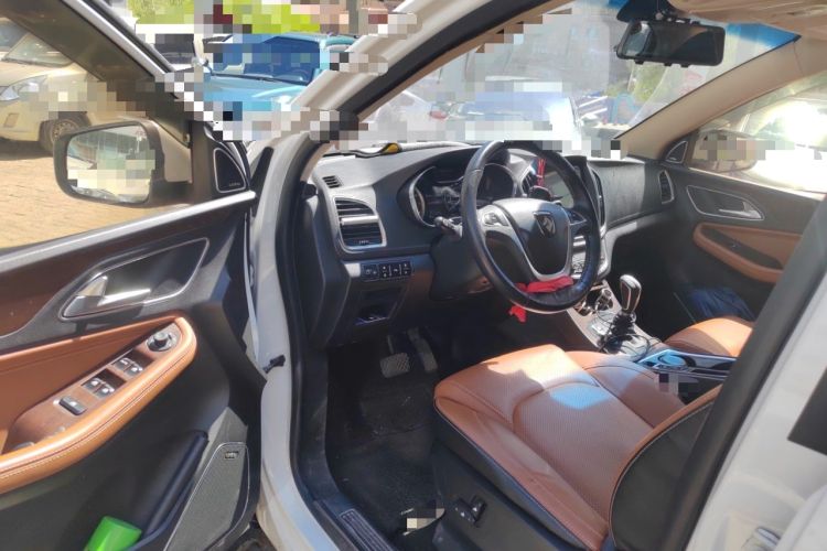 Used Baojun 560 2017 Rhythmic Edition 1.8L iAMT Prestige Model Driver Seat