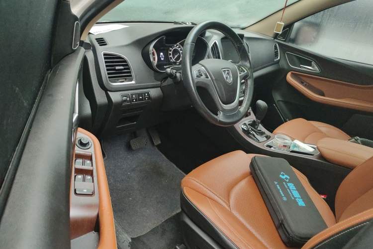 Used Baojun 560 2017 Rhythmic Edition 1.8L iAMT Prestige Model Driver Seat