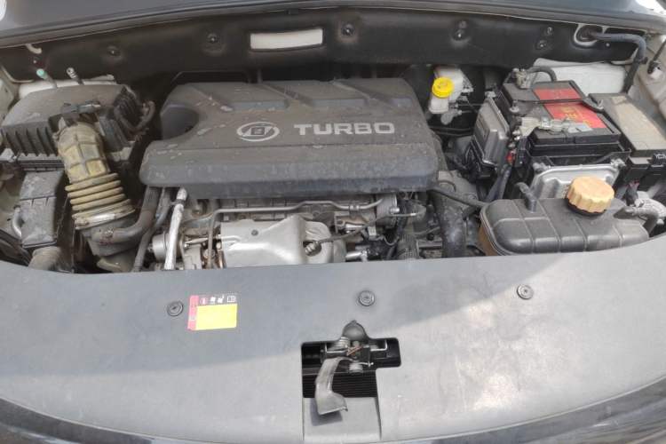 Used Baojun 560 2017 1.5T DCT Prestige Edition Engine Bay