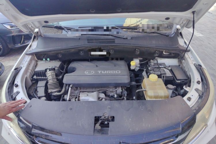 Used Baojun 560 2017 Rhythmic Edition 1.5T Manual Premium Model Engine Bay