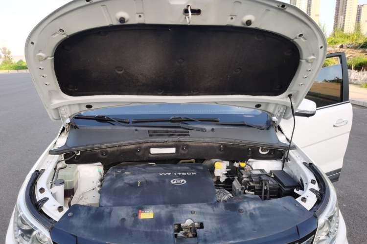 Used Baojun 560 2017 Rhythmic Edition 1.8L iAMT Prestige Model Engine Bay