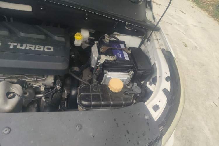 Used Baojun 560 2017 1.5T DCT Flagship Model 7 Seats Engine Bay Left