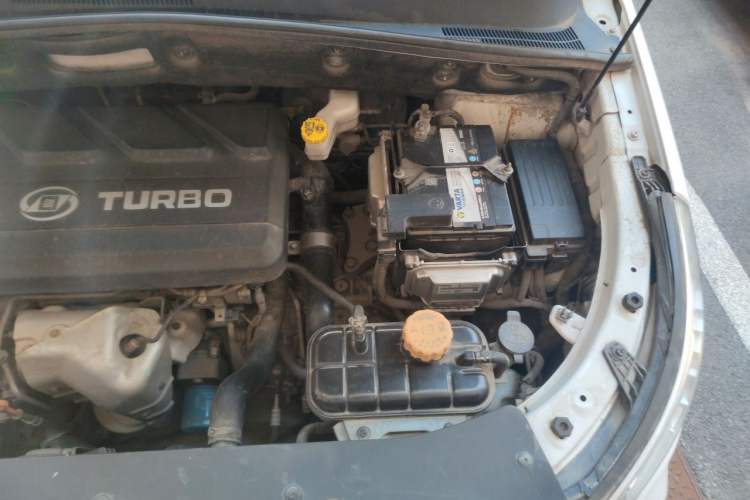 Used Baojun 560 2017 1.5T DCT Prestige Edition Engine Bay Left