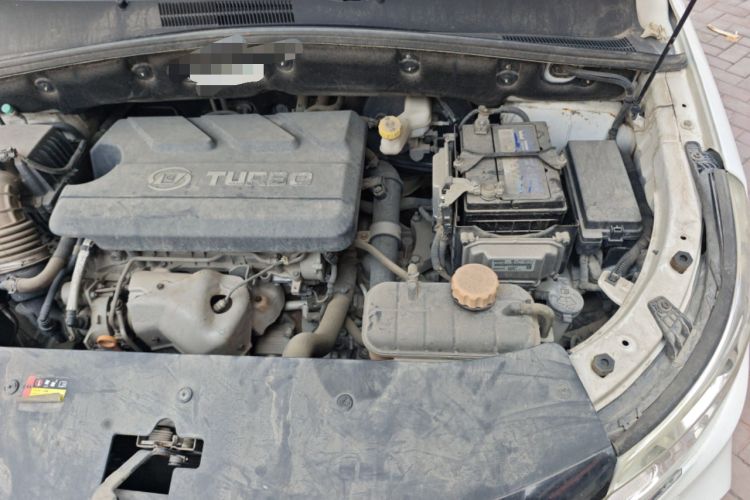 Used Baojun 560 2017 1.5T DCT Flagship Model 7 Seats Engine Bay Left