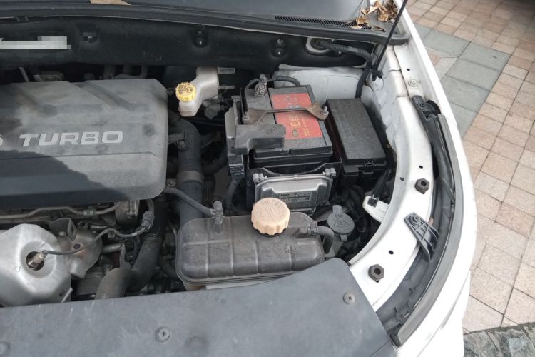 Used Baojun 560 2017 1.5T DCT Flagship Model Engine Bay Left