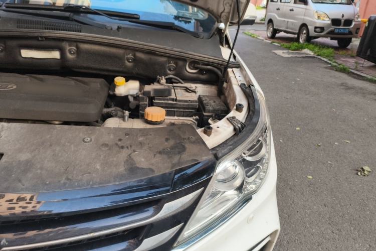 Used Baojun 560 2017 1.5T DCT Flagship Model Engine Bay Left