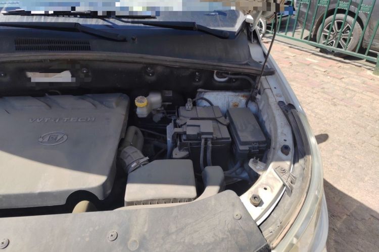 Used Baojun 560 2017 Rhythmic Edition 1.8L iAMT Prestige Model Engine Bay Left