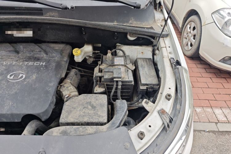 Used Baojun 560 2017 Rhythmic Edition 1.8L iAMT Prestige Model Engine Bay Left