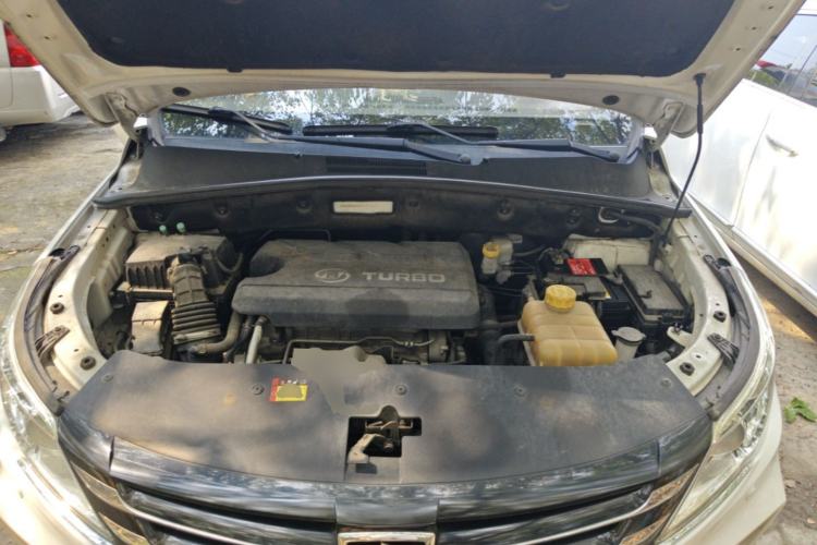 Used Baojun 560 2017 Rhythmic Edition 1.5T Manual Premium Model Engine Bay