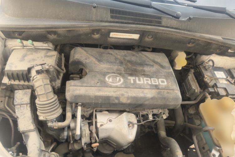 Used Baojun 560 2017 Rhythmic Edition 1.5T Manual Premium Model Engine Bay