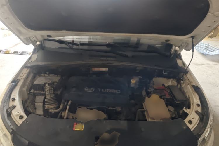 Used Baojun 560 2017 Rhythmic Edition 1.5T Manual Enjoyment Model Engine Bay