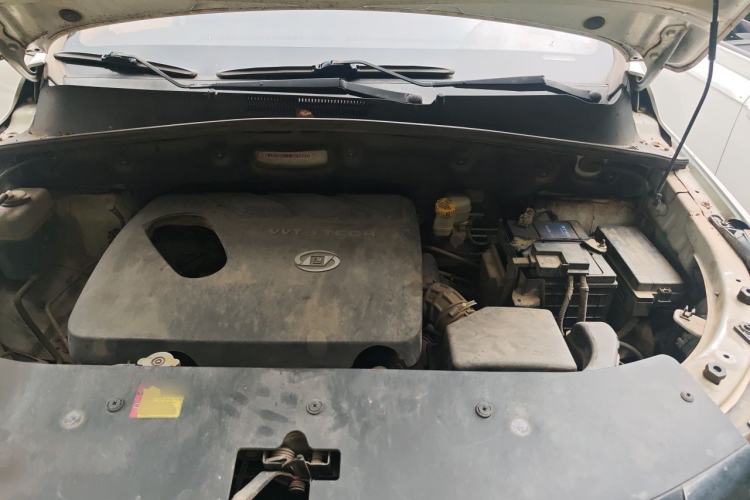 Used Baojun 560 2017 Rhythmic Edition 1.8L iAMT Prestige Model Engine Bay