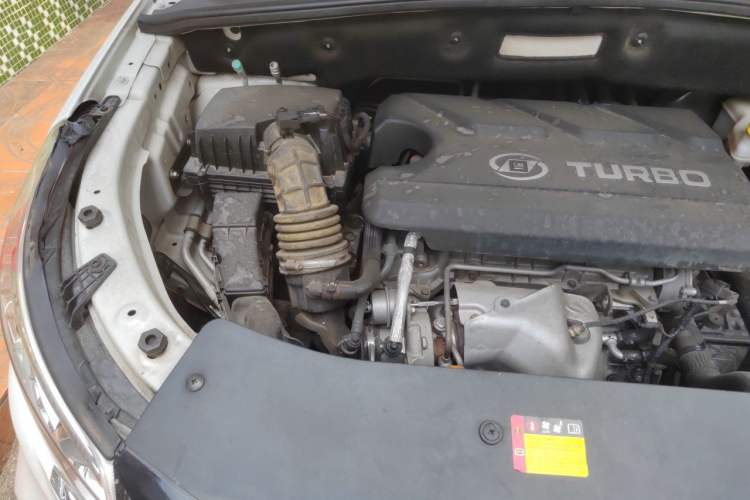 Used Baojun 560 2017 1.5T DCT Prestige Edition Engine Bay Right