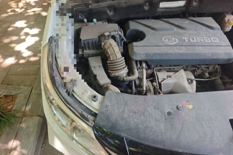 Used Baojun 560 2017 Rhythmic Edition 1.5T Manual Premium Model Engine Bay Right